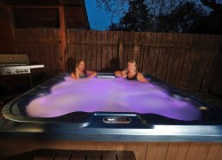  Fountains Riverside Lodge - Hot Tub